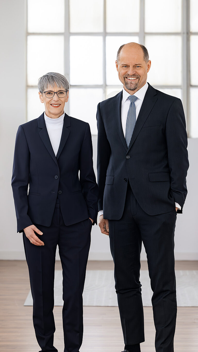 Gesco: Foto: Andrea Holzbaur steht neben Johannes Pfeffer